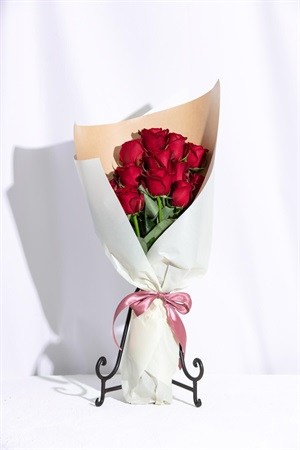 赤バラ12本花束