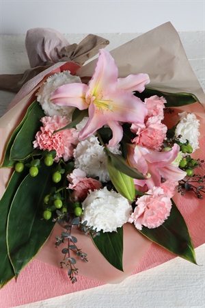 【母の日2026】〈WEB限定〉花束-M