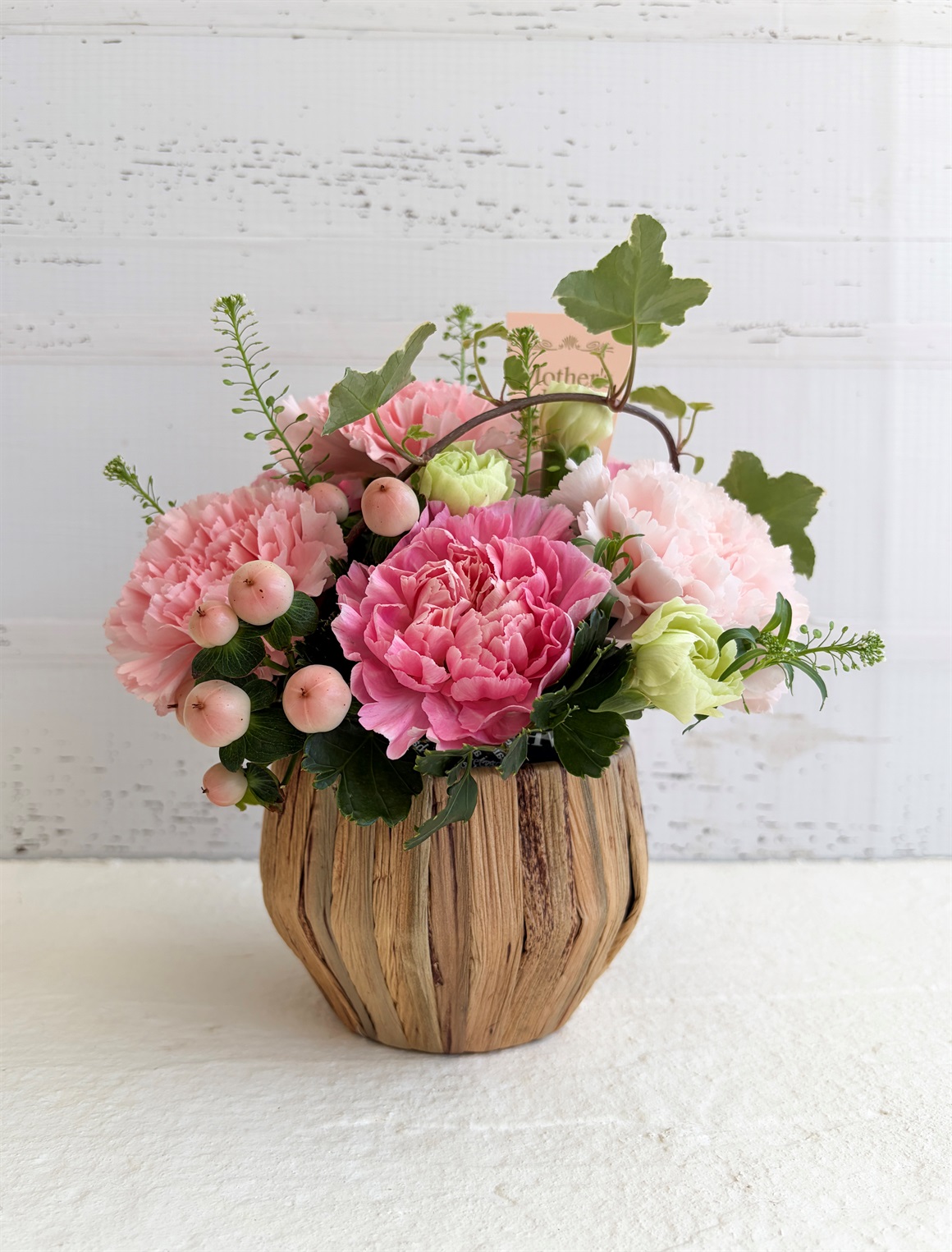 【母の日2026】カーネーションのアレンジメント［ピンク］