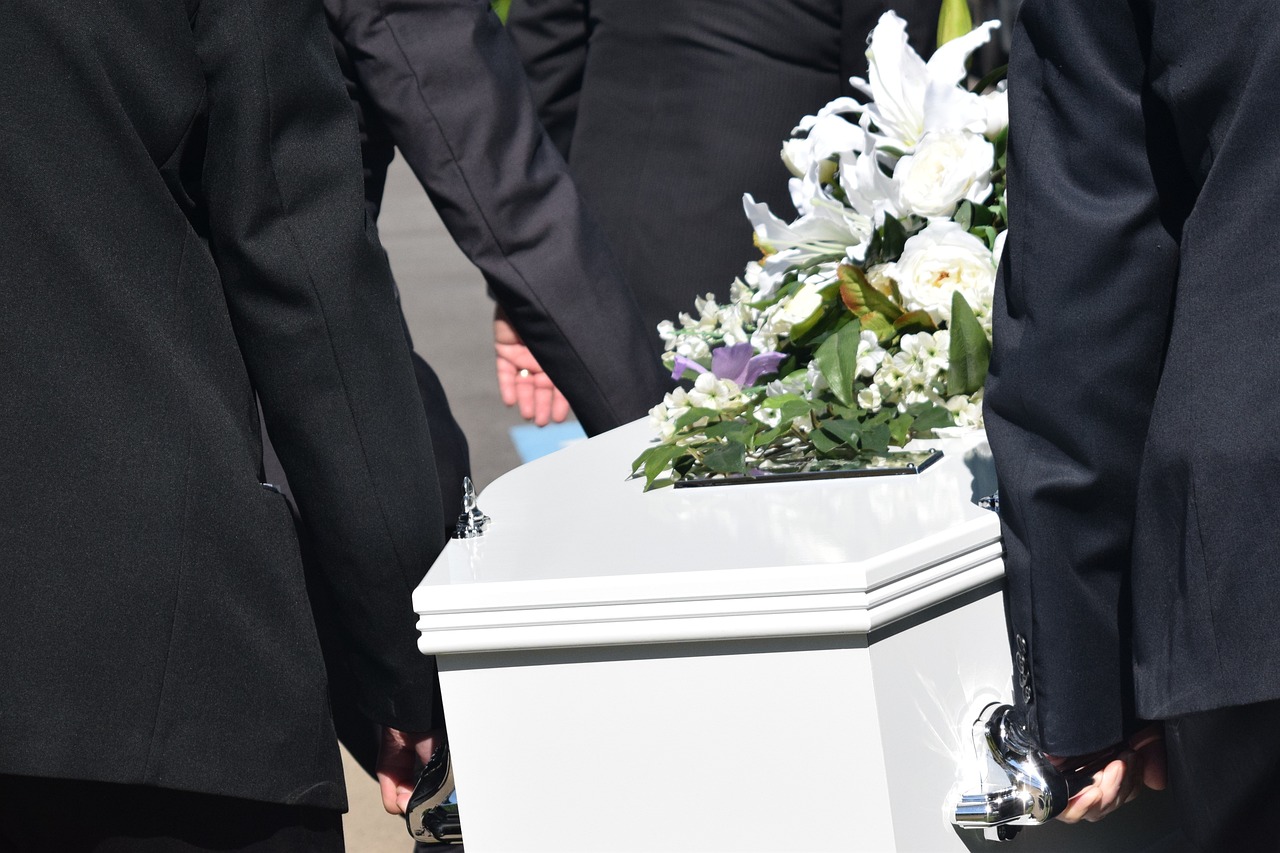 葬式にふさわしいお花とは？｜種類や選び方について解説