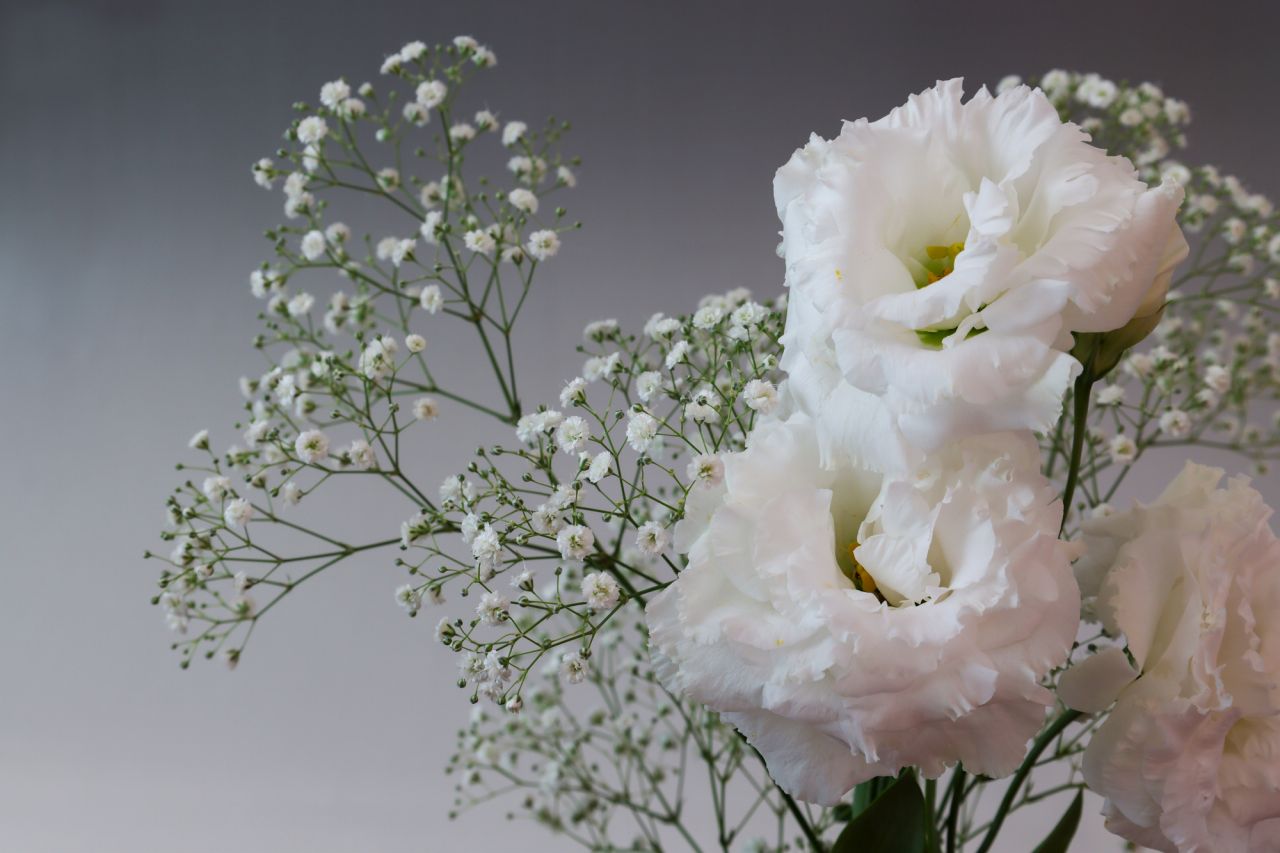 葬儀の「枕花（まくらばな）」のお供えに花のアレンジメント