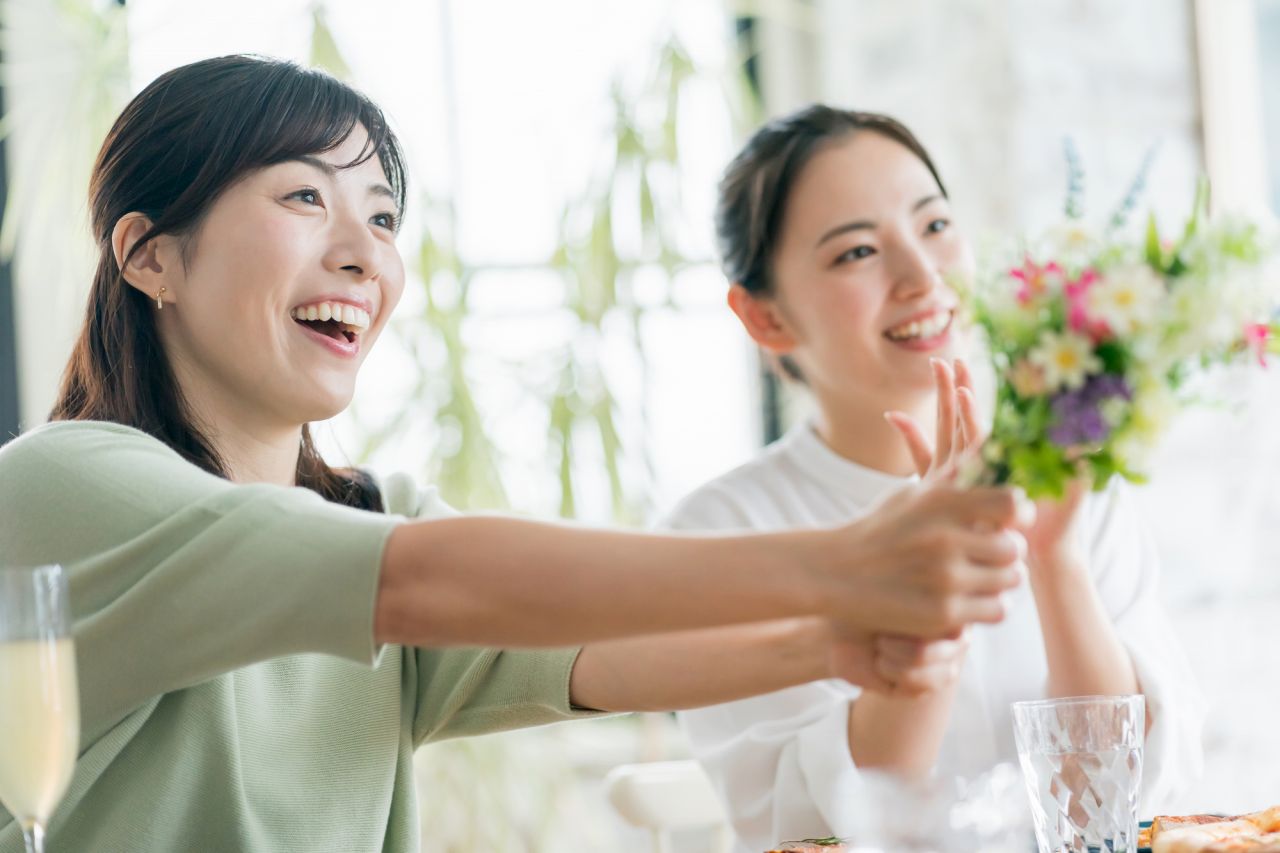 還暦祝いに花を贈る　− 母に −