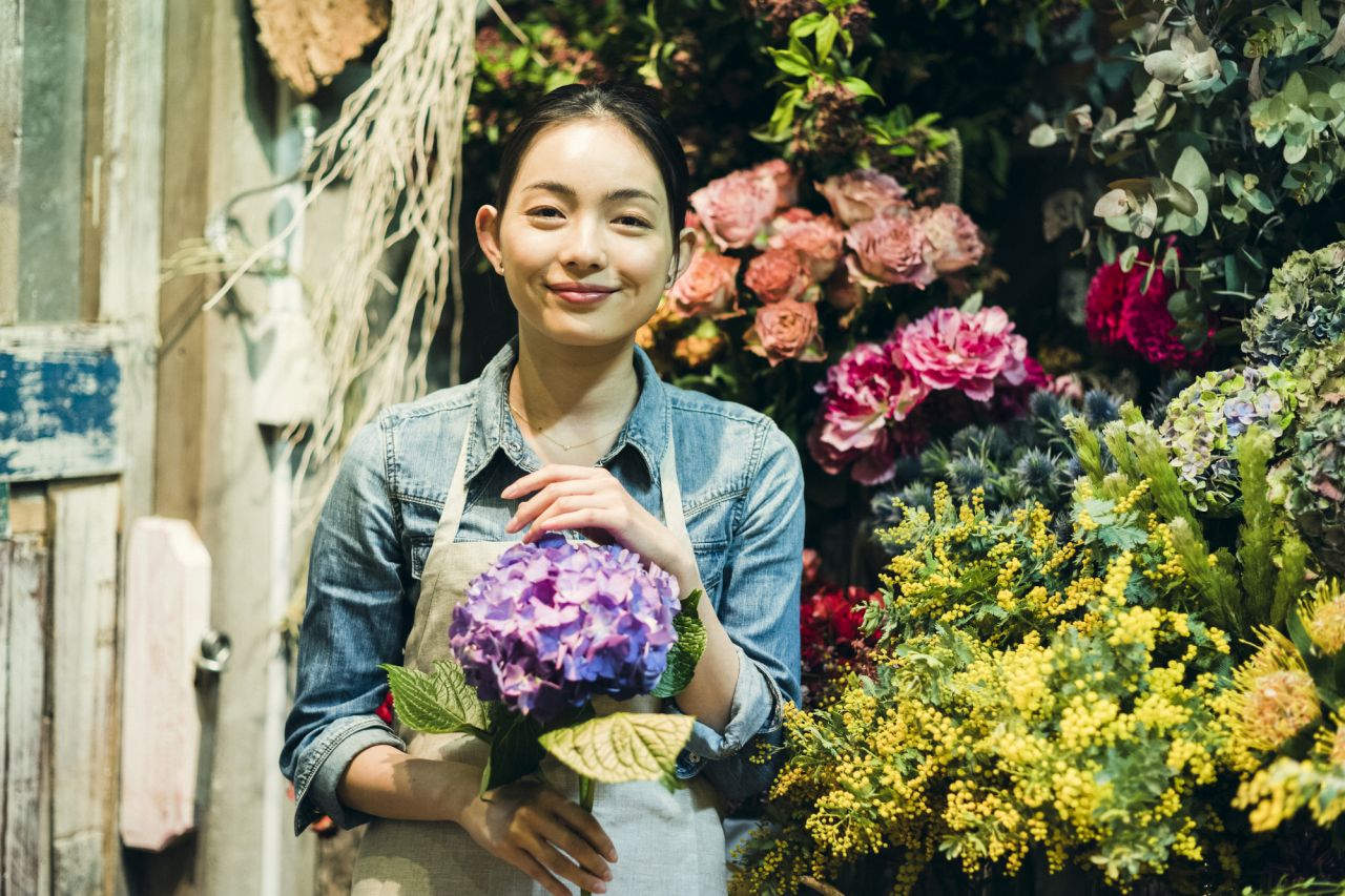 喜寿のプレゼントに花を贈るなら通販を活用！